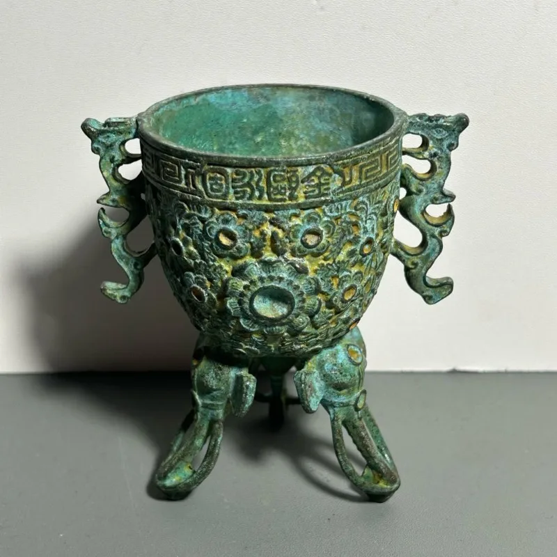 Collectible Vintage Wine - كأس طقوسي من البرونز العتيق بمقبضين