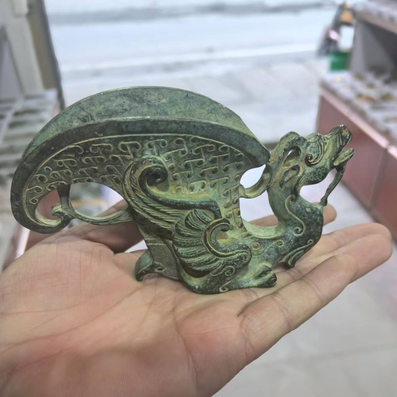 Collectible Vintage Wine - صنبور زجاجة، زخرفة نحاسية على شكل