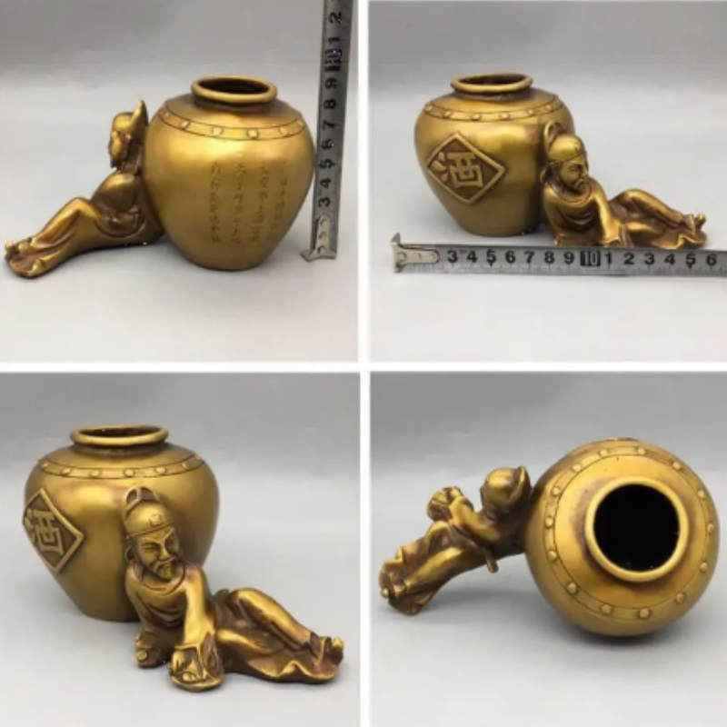 تمثال لي باي الخالد شاربًا للخ - مراجعة Collectible Vintage Wine وسعره