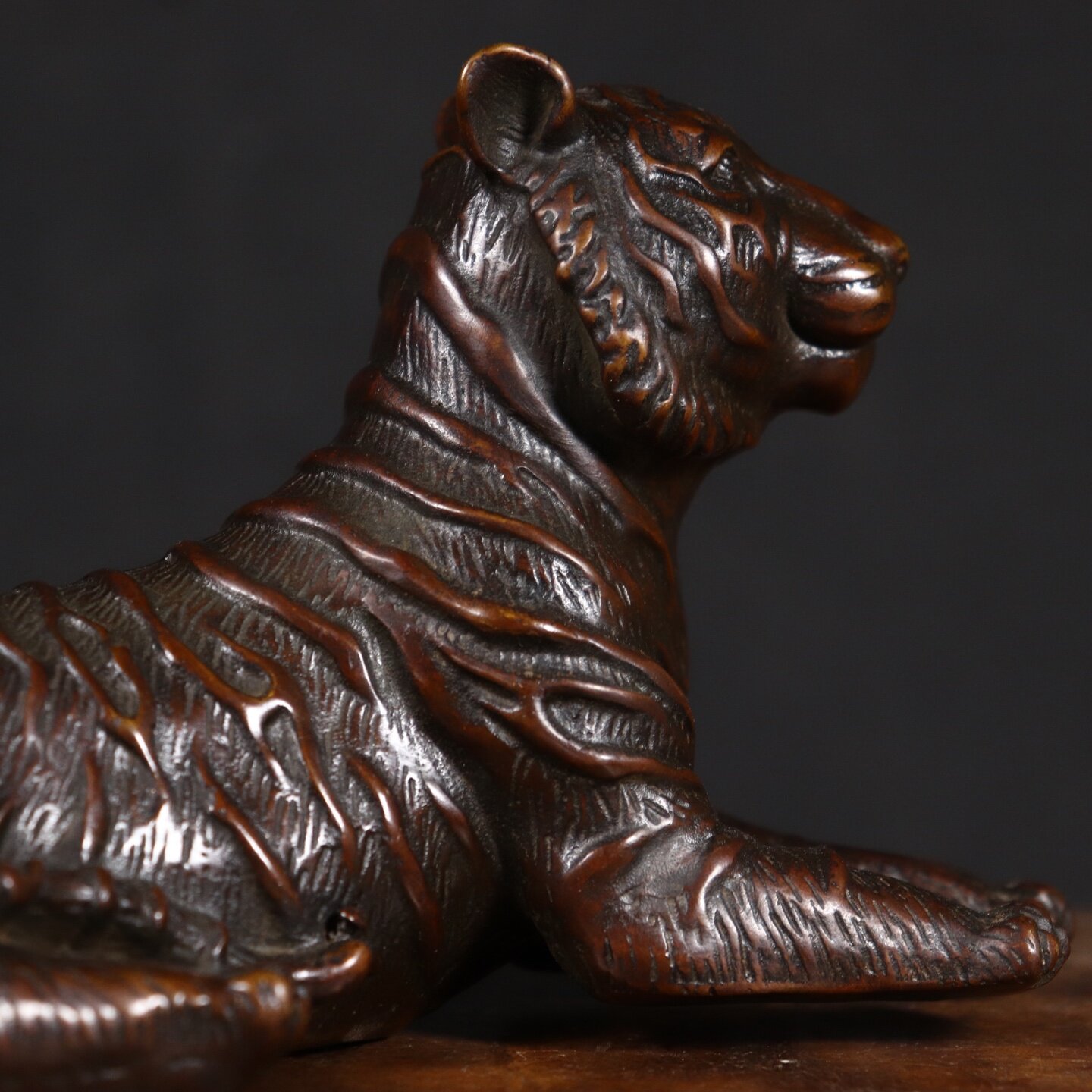 تمثال نمر نحاسي صيني عتيق بتصم - مراجعة Vintage Collectibles Store وسعره