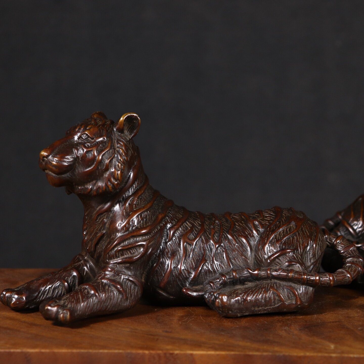 تمثال نمر نحاسي صيني عتيق بتصم - مراجعة Vintage Collectibles Store وسعره
